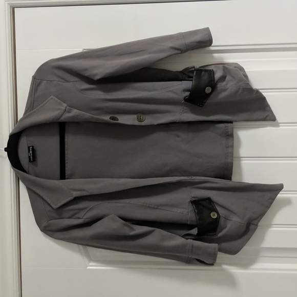 Schwiing Blazer - Picture 16 of 17